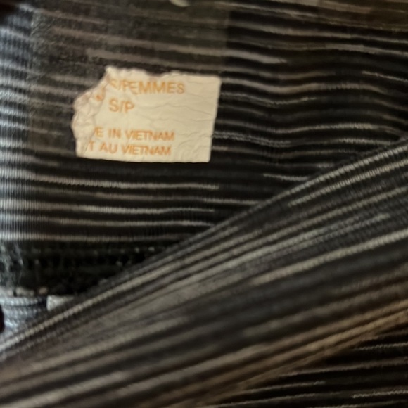 LUCY Capri legging size small - Picture 5 of 7